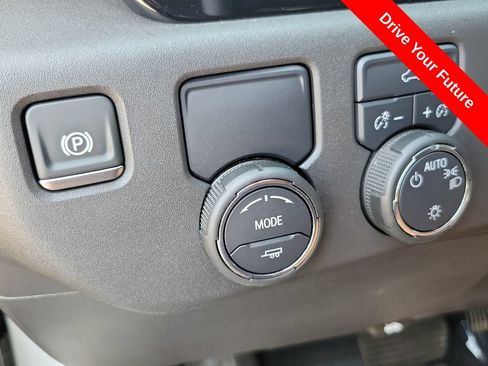 Used 2025 Chevrolet Silverado 1500 LT RWD image 16