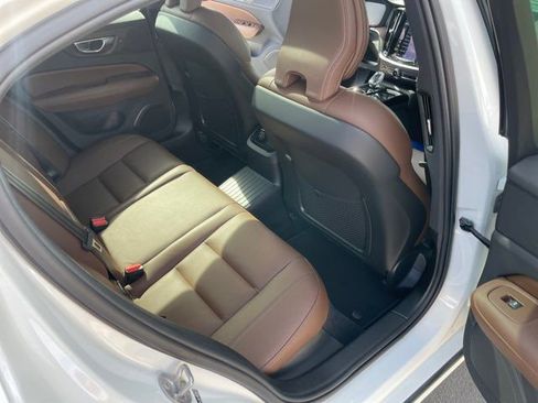 Used 2022 Volvo S60 T8 Inscription w/ Advanced Package image 19