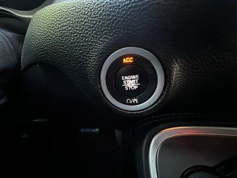 Used 2019 Dodge Challenger SXT image 36