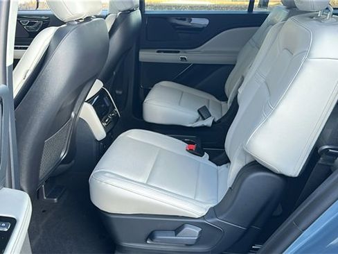 New 2026 Lincoln Aviator Premiere image 13