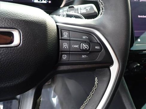 Used 2024 Jeep Grand Cherokee L Laredo AWD/4WD image 16