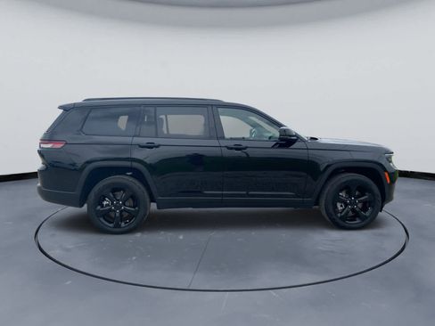 Used 2025 Jeep Grand Cherokee L Limited w/ Black Appearance Package image 6