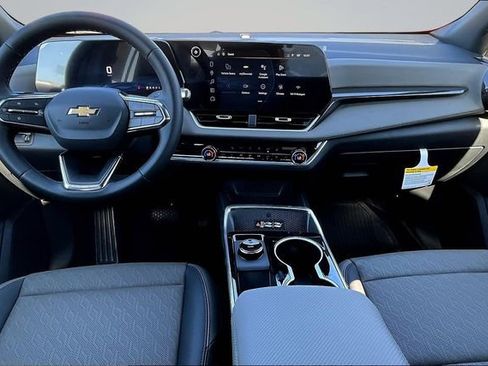 New 2026 Chevrolet Equinox LT image 5