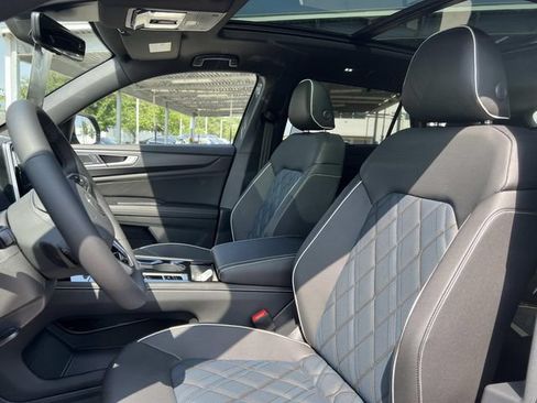 New 2026 Volkswagen Atlas Cross Sport SEL Premium R-Line AWD/4WD image 12