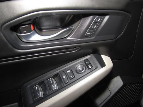 Used 2025 Honda Accord EX-L image 11