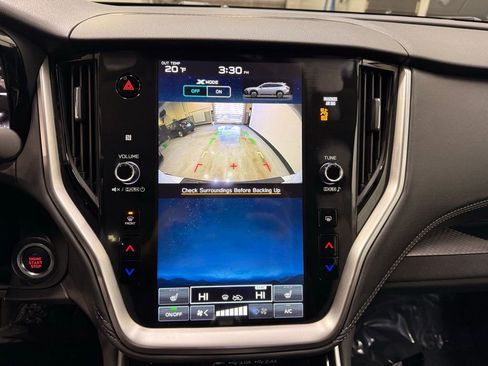 Used 2025 Subaru Outback Premium image 17