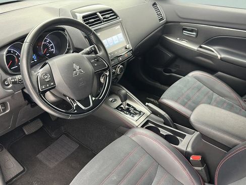 Used 2025 Mitsubishi Outlander Sport SE AWD/4WD image 13