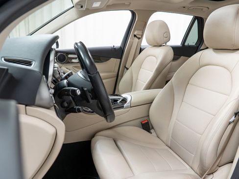 Used 2016 Mercedes-Benz GLC 300 image 13