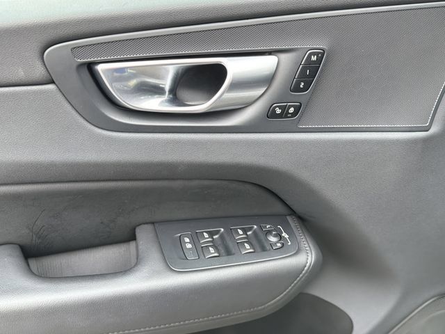 Used 2023 Volvo XC60 T8 Plus AWD/4WD image 30