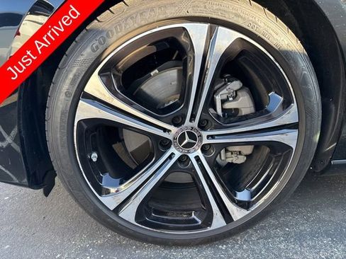 Used 2025 Mercedes-Benz C 300 Sedan image 12