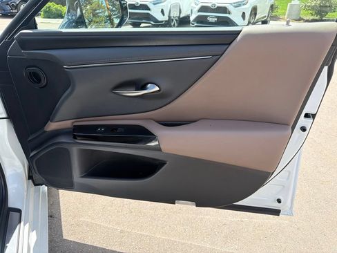 Used 2022 Lexus ES 350 w/ Premium Package FWD image 11