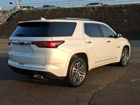 Used 2024 Chevrolet Traverse High Country FWD image 6