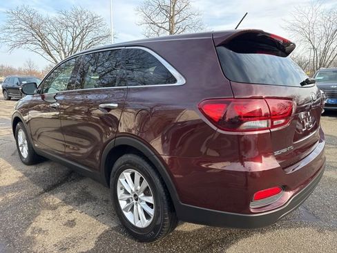 Used 2019 Kia Sorento LX image 16