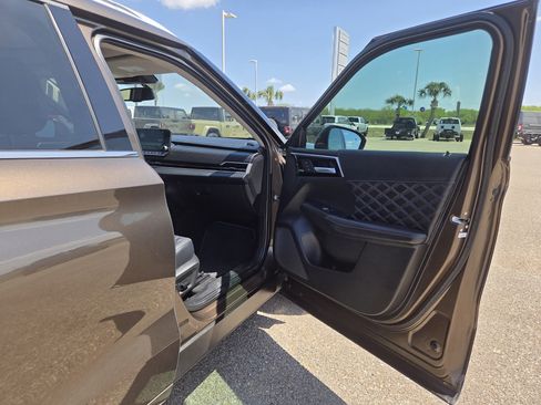 Used 2024 Mitsubishi Outlander SEL Black Edition AWD/4WD image 17