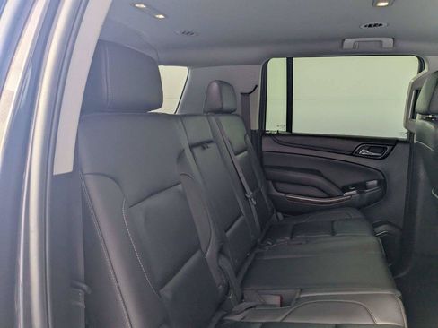 Used 2017 Chevrolet Suburban LT RWD image 27