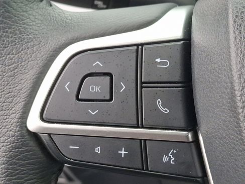 Used 2025 Toyota Sienna XLE image 22