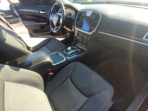 Used 2019 Chrysler 300 Touring w/ Sport Appearance Package RWD image 5