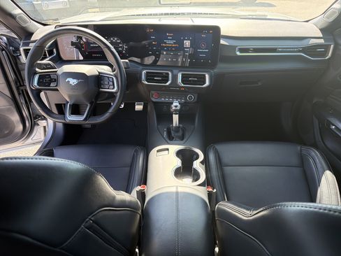 Used 2025 Ford Mustang Premium RWD image 4