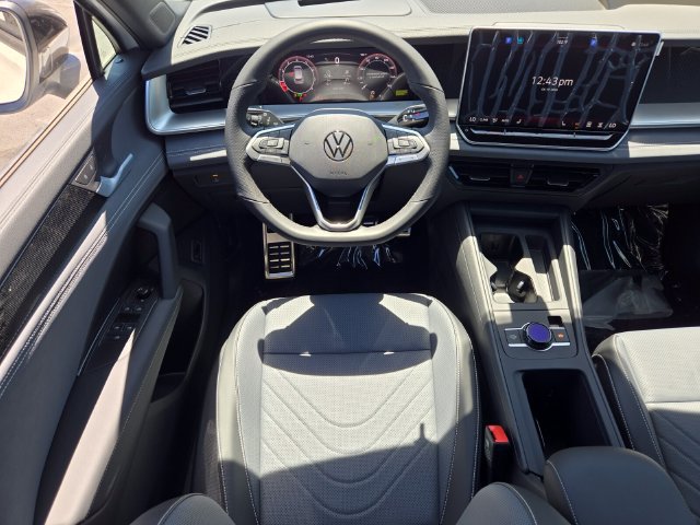 New 2026 Volkswagen Tiguan SE R-Line FWD image 9