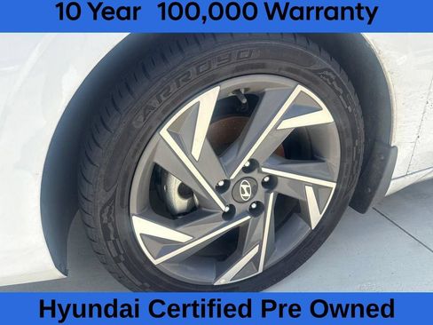 Used 2025 Hyundai Elantra SEL FWD image 15