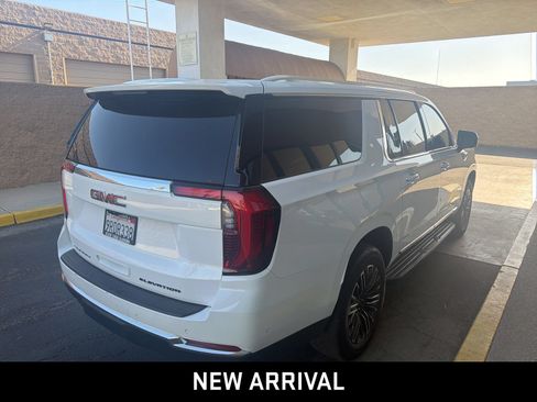 Used 2025 GMC Yukon XL Elevation w/ Technology Package RWD image 4