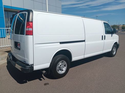 Used 2024 Chevrolet Express 3500 Extended w/ Driver Convenience Package RWD image 5