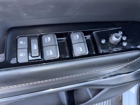 Used 2024 Jeep Grand Wagoneer L 4WD image 25