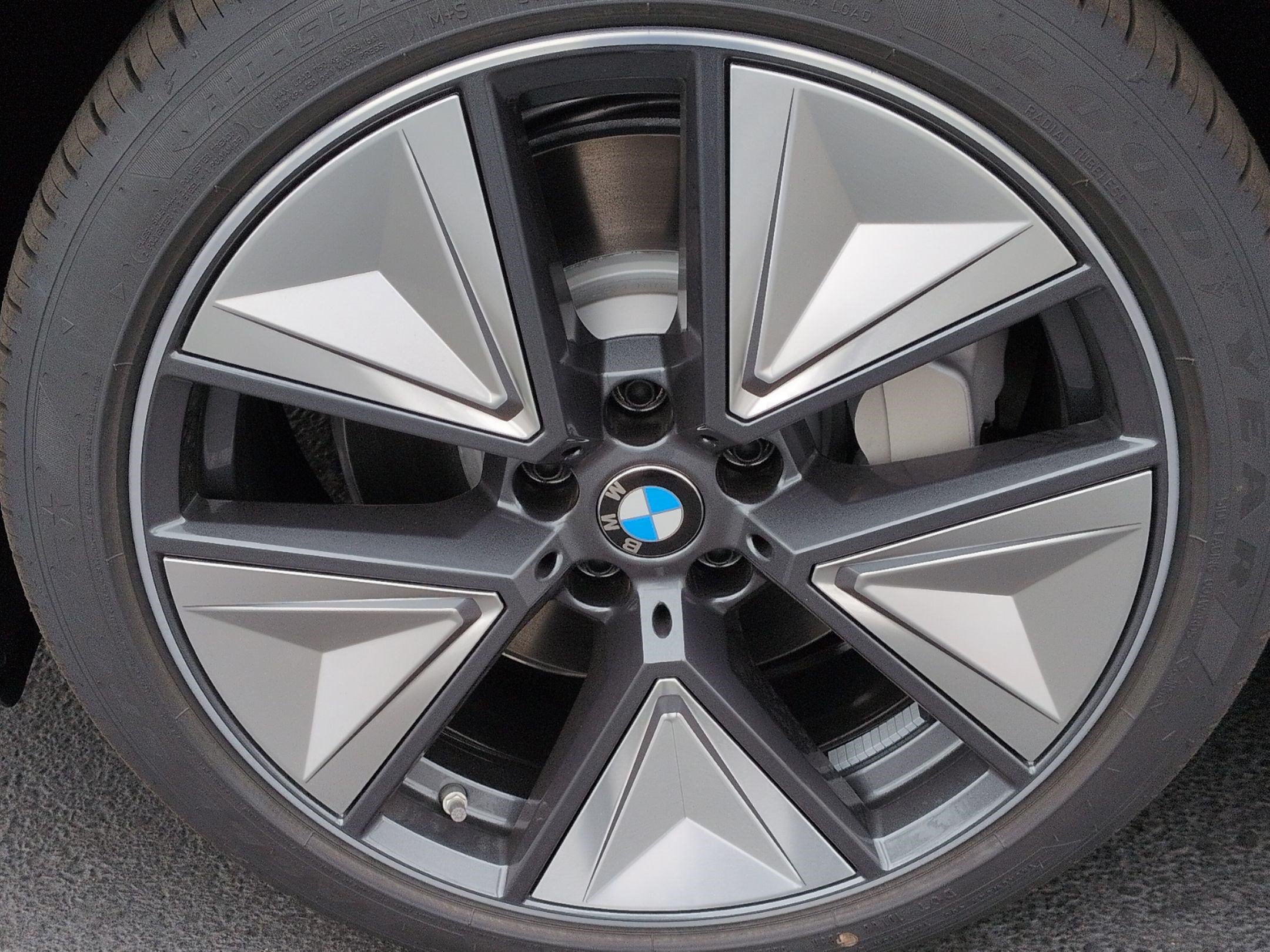 New 2026 BMW i4 xDrive40i w/ Premium Package AWD/4WD image 13