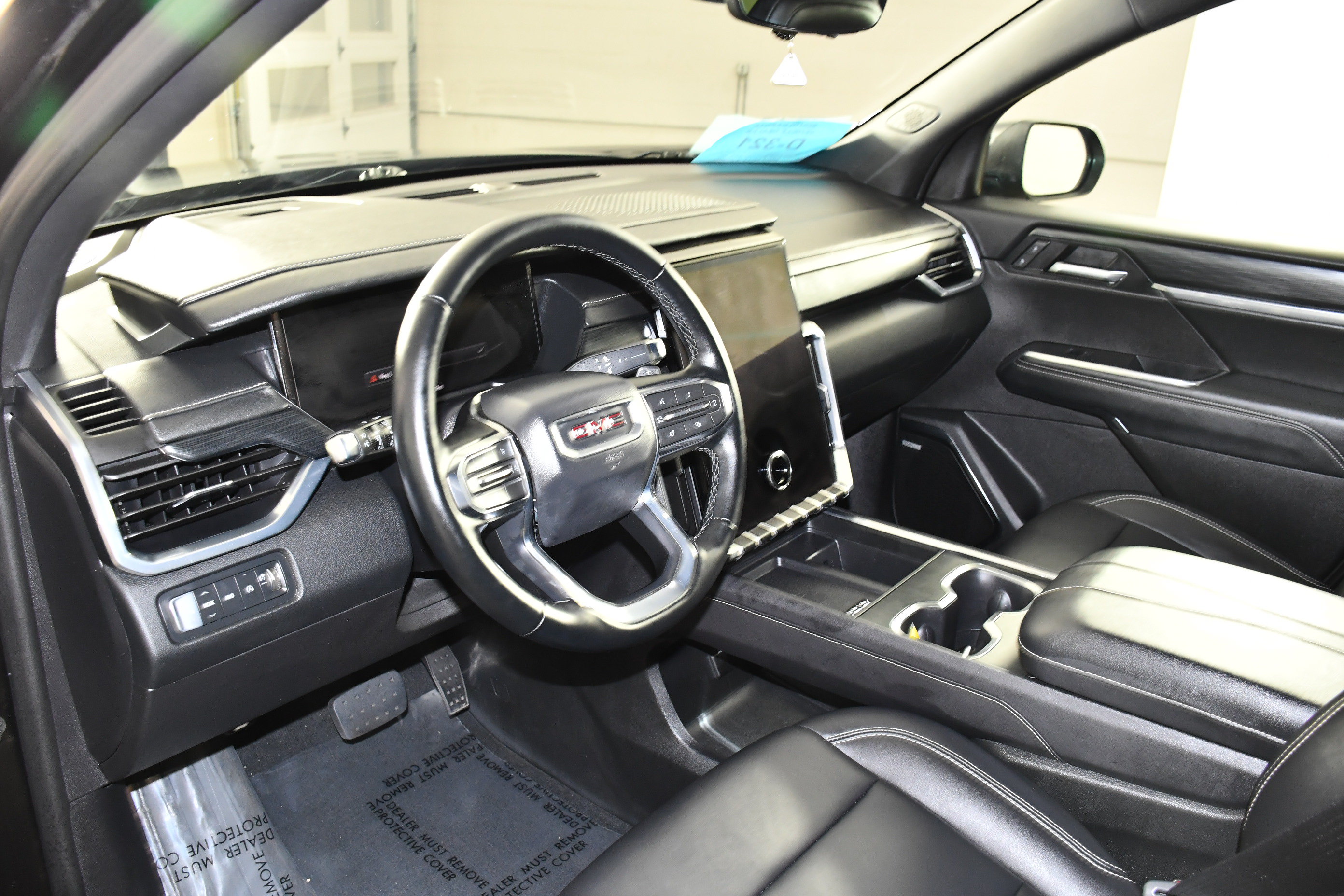 Used 2026 GMC Acadia Elevation w/ Elevation Premium Package AWD/4WD image 2