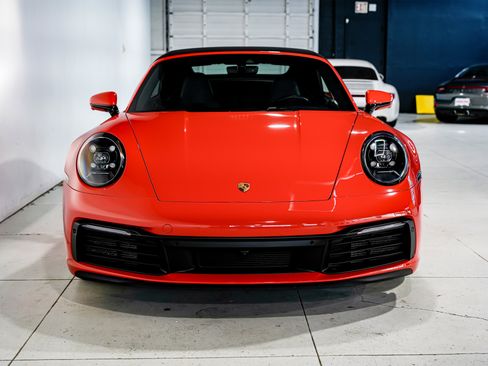 Used 2022 Porsche 911 Carrera image 5