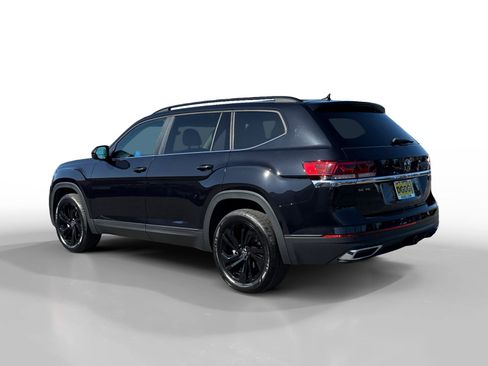 Certified 2023 Volkswagen Atlas SE w/ Panoramic Sunroof Package AWD/4WD image 3