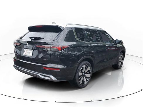 New 2025 Mitsubishi Outlander AWD image 4