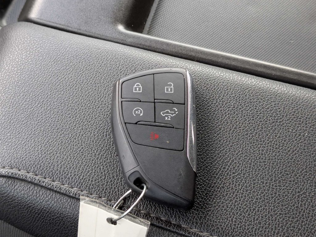 Used 2025 Chevrolet Silverado 1500 LT RWD image 30