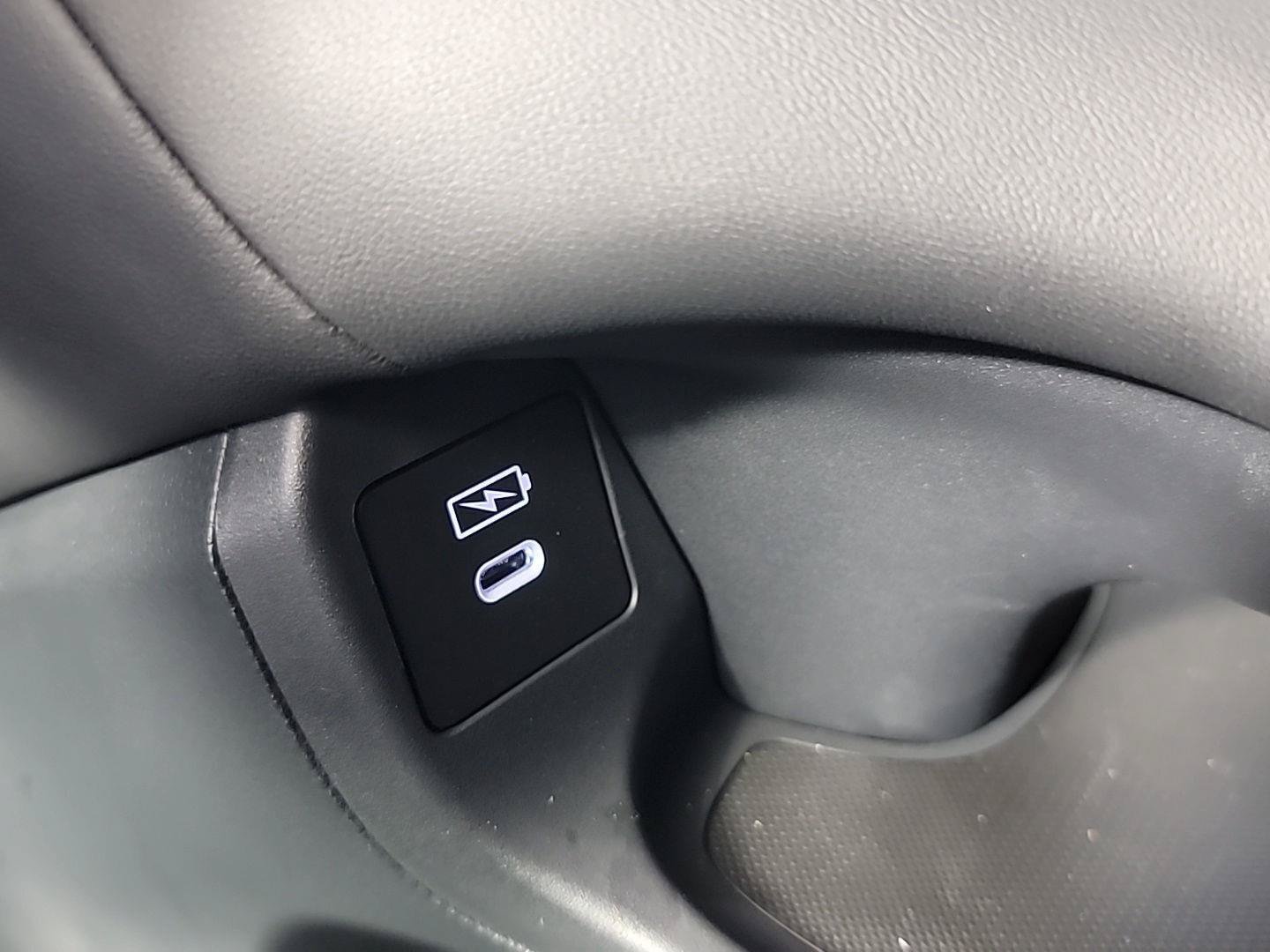 Certified 2026 Honda HR-V LX image 31