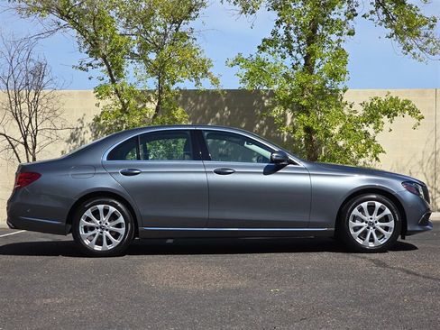 Used 2017 Mercedes-Benz E 300 image 11