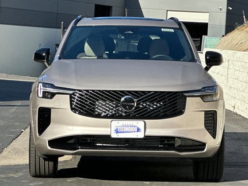 New 2026 Volvo XC90 T8 Ultra w/ Lounge Package image 3