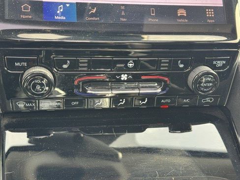 Certified 2023 Jeep Grand Cherokee Limited w/ Black Appearance Package image 22