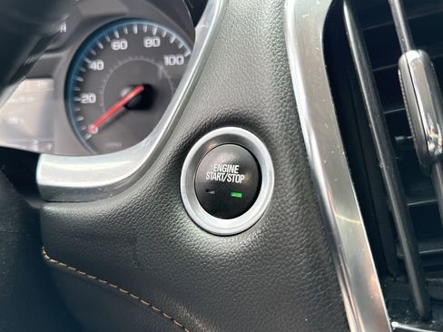 Used 2021 Chevrolet Traverse LS image 15