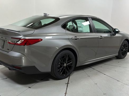 New 2026 Toyota Camry SE image 5