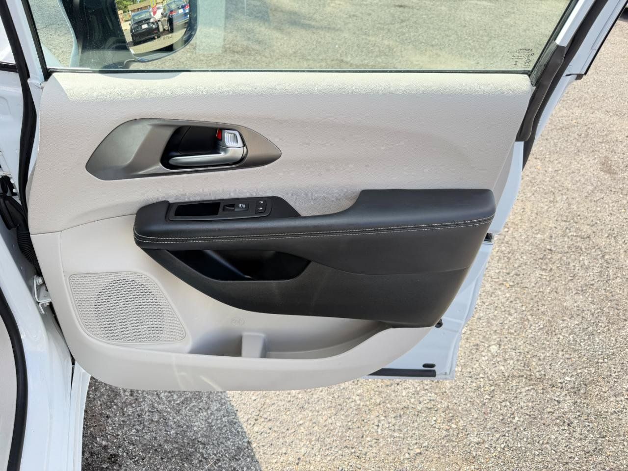 Used 2024 Chrysler Pacifica Limited FWD image 54