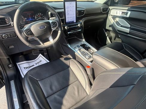 Used 2023 Ford Explorer Limited w/ Limited Technology Package AWD/4WD image 18
