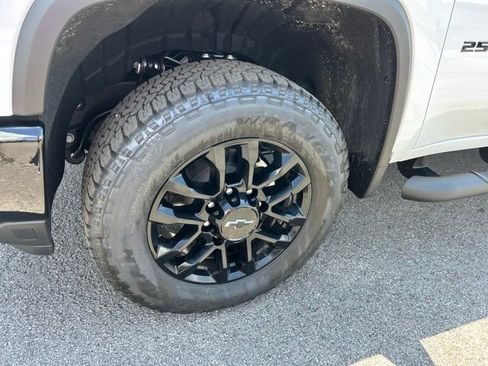 New 2026 Chevrolet Silverado 2500 Custom w/ Custom Value Package AWD/4WD image 10