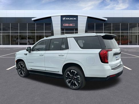 Certified 2024 GMC Yukon SLT w/ SLT Premium Package image 3