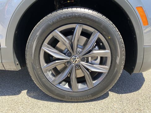 Certified 2023 Volkswagen Tiguan SE FWD image 10