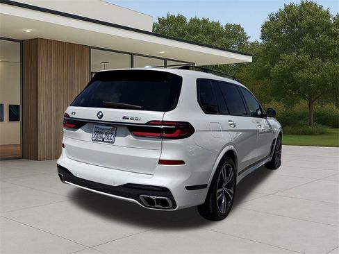 Used 2025 BMW X7 M60i w/ Climate Comfort Package image 6