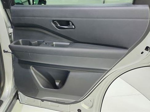 Certified 2025 Nissan Pathfinder SV FWD image 33