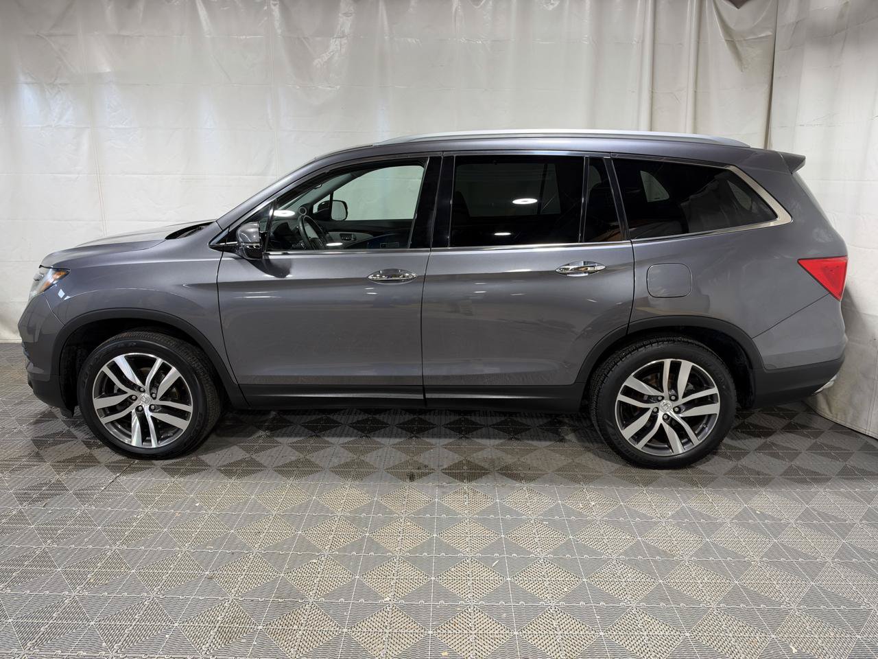 Used 2016 Honda Pilot Touring image 4