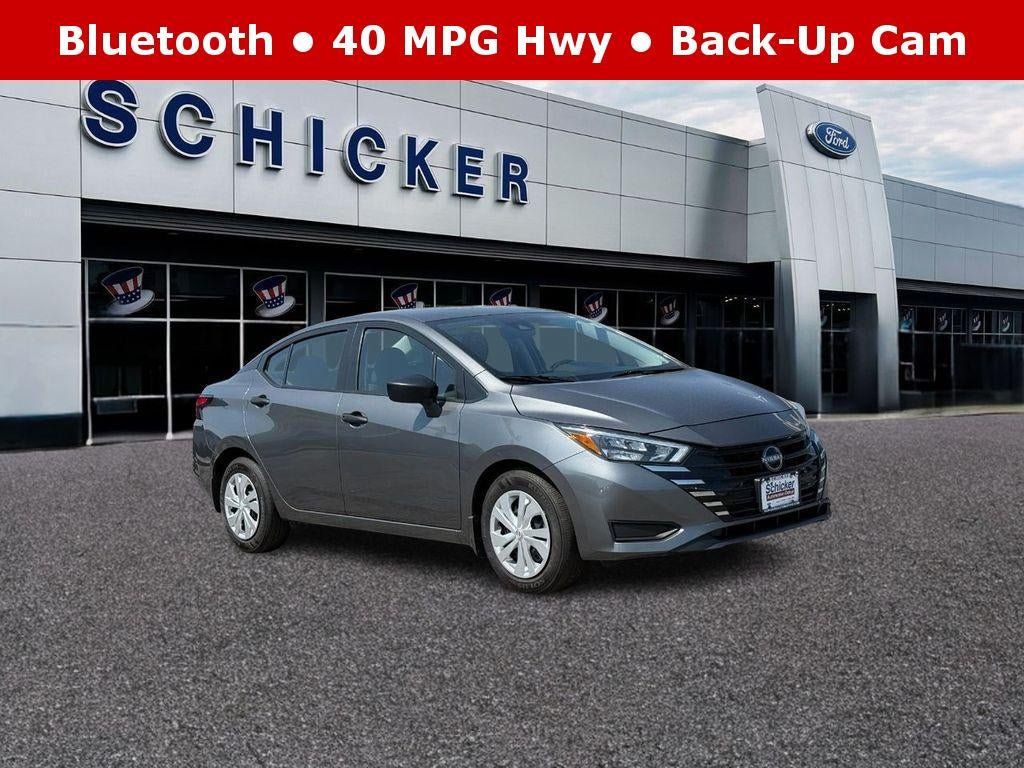 Used 2025 Nissan Versa S w/ Trunk Package FWD image 1