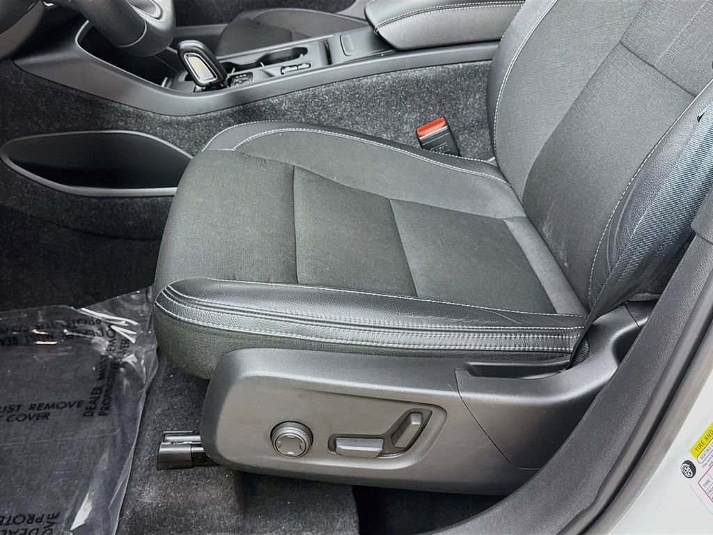 Used 2020 Volvo XC40 T5 Momentum w/ Protection Package AWD/4WD image 22