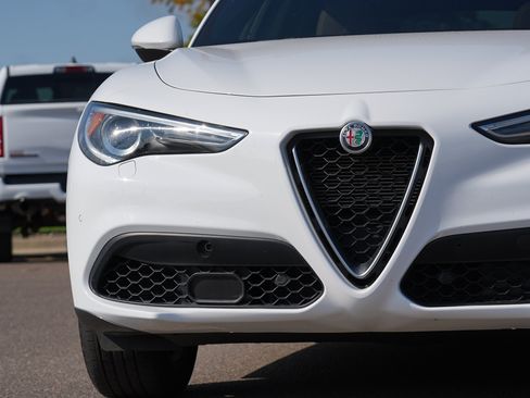Used 2023 Alfa Romeo Stelvio Ti AWD/4WD image 9